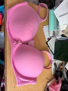 Pink Women's Padded T-Shirt Bra - Classic Everyday Support by Victoria secret